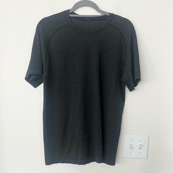 Lululemon Black Athletic Crewneck Shirt M - Picture 1 of 5